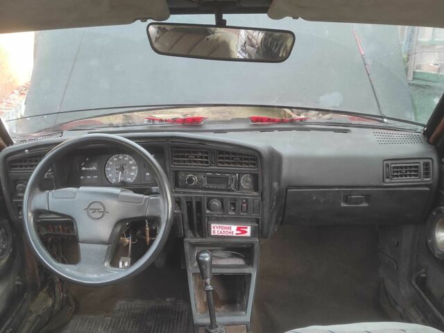 Червоний Опель Аскона, об'ємом двигуна 1.6 л та пробігом 120 тис. км за 764 $, фото 8 на Automoto.ua