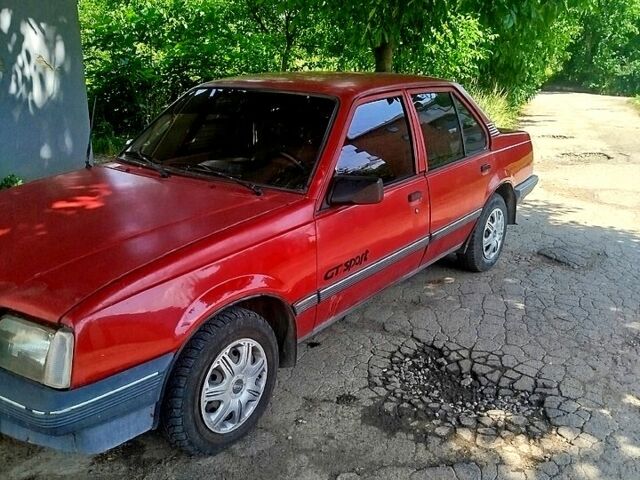 Красный Опель Аскона, объемом двигателя 1.6 л и пробегом 200 тыс. км за 1050 $, фото 1 на Automoto.ua
