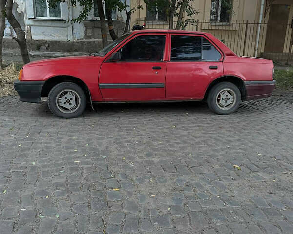 Красный Опель Аскона, объемом двигателя 1.6 л и пробегом 300 тыс. км за 750 $, фото 2 на Automoto.ua