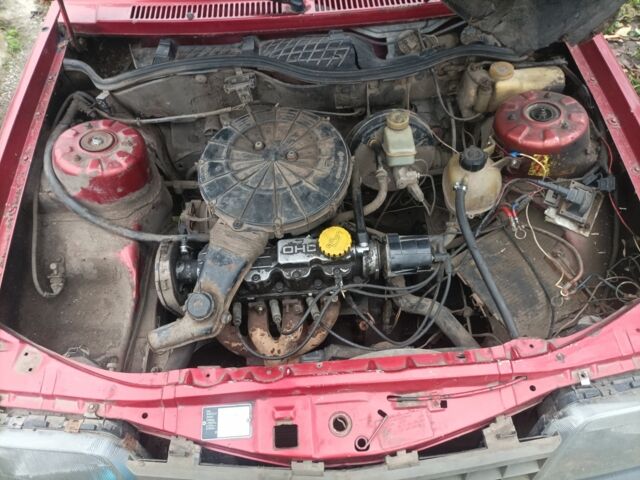 Красный Опель Аскона, объемом двигателя 1 л и пробегом 200 тыс. км за 400 $, фото 1 на Automoto.ua