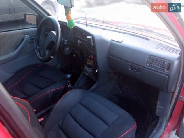 Красный Опель Аскона, объемом двигателя 1.6 л и пробегом 200 тыс. км за 750 $, фото 5 на Automoto.ua