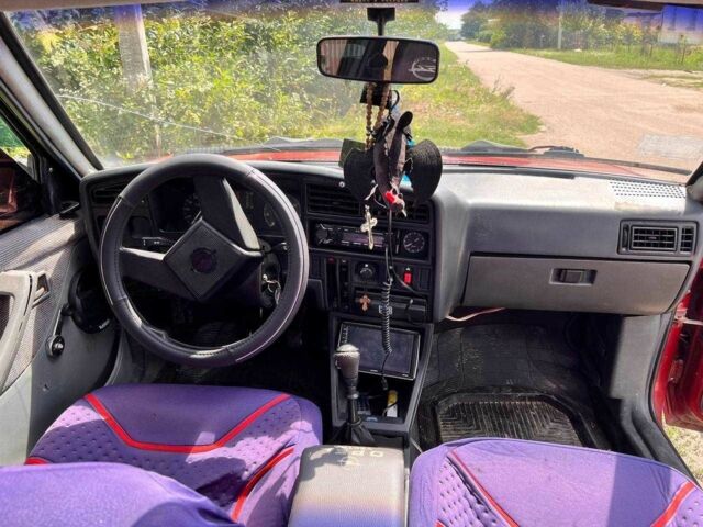 Красный Опель Аскона, объемом двигателя 1.8 л и пробегом 100 тыс. км за 350 $, фото 3 на Automoto.ua