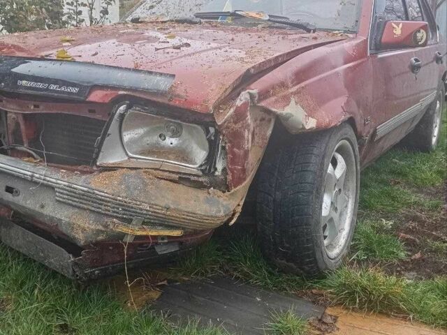 Красный Опель Аскона, объемом двигателя 1.8 л и пробегом 100 тыс. км за 350 $, фото 1 на Automoto.ua