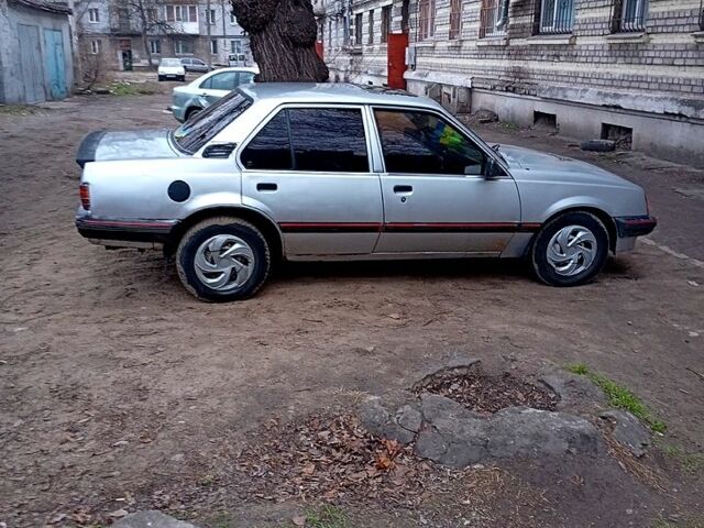 Опель Аскона, объемом двигателя 18 л и пробегом 0 тыс. км за 1200 $, фото 4 на Automoto.ua