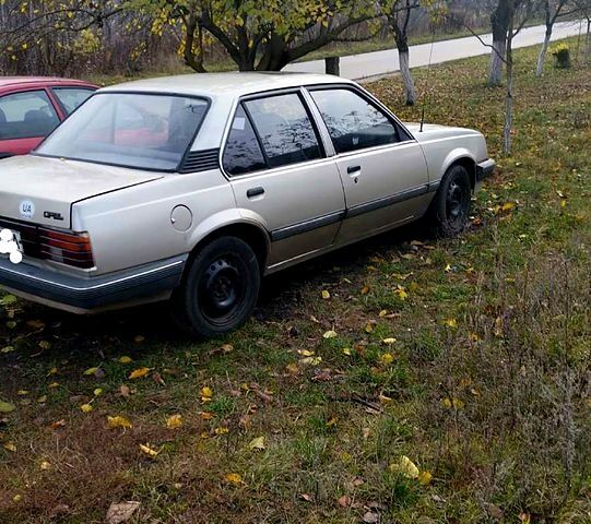 Опель Аскона, объемом двигателя 1.6 л и пробегом 200 тыс. км за 590 $, фото 1 на Automoto.ua