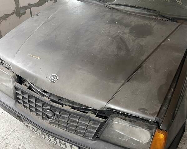 Опель Аскона, об'ємом двигуна 1.6 л та пробігом 28 тис. км за 800 $, фото 6 на Automoto.ua