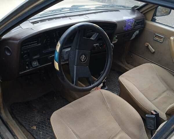 Опель Аскона 1981 в Трускавце на Automoto.ua Желтый Опель Аскона, объемом двигателя 1.6 л и пробегом 500 тыс. км за 400 $, фото 1 на Automoto.ua