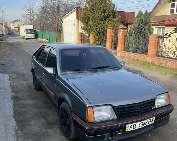 Сірий Опель Аскона, об'ємом двигуна 2 л та пробігом 400 тис. км за 899 $, фото 7 на Automoto.ua