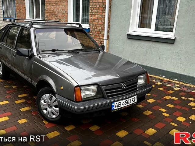 Сірий Опель Аскона, об'ємом двигуна 1.6 л та пробігом 369 тис. км за 800 $, фото 8 на Automoto.ua