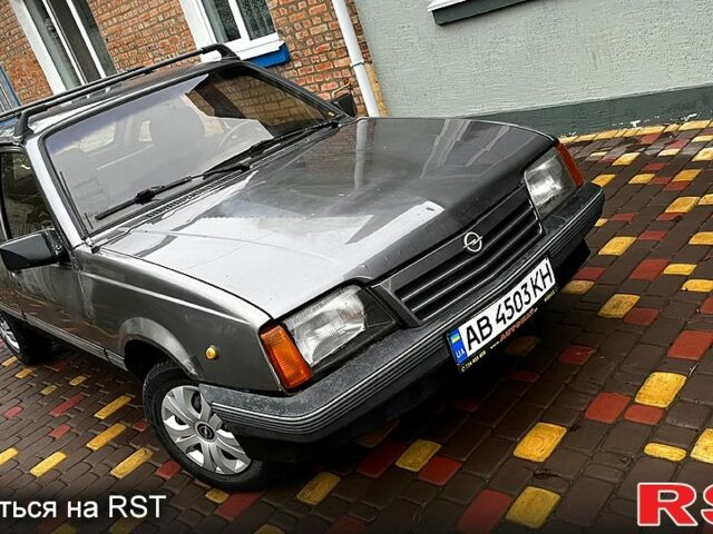 Сірий Опель Аскона, об'ємом двигуна 1.6 л та пробігом 369 тис. км за 800 $, фото 11 на Automoto.ua