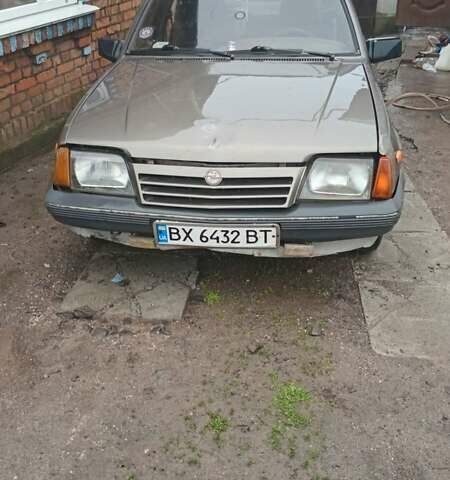 Серый Опель Аскона, объемом двигателя 1.6 л и пробегом 180 тыс. км за 1000 $, фото 2 на Automoto.ua