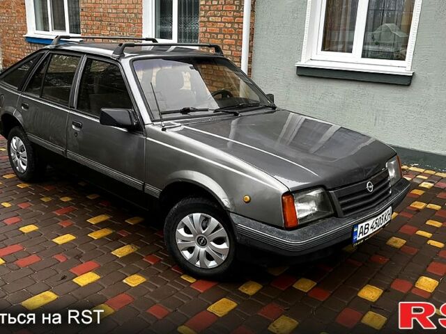 Сірий Опель Аскона, об'ємом двигуна 1.6 л та пробігом 369 тис. км за 800 $, фото 12 на Automoto.ua