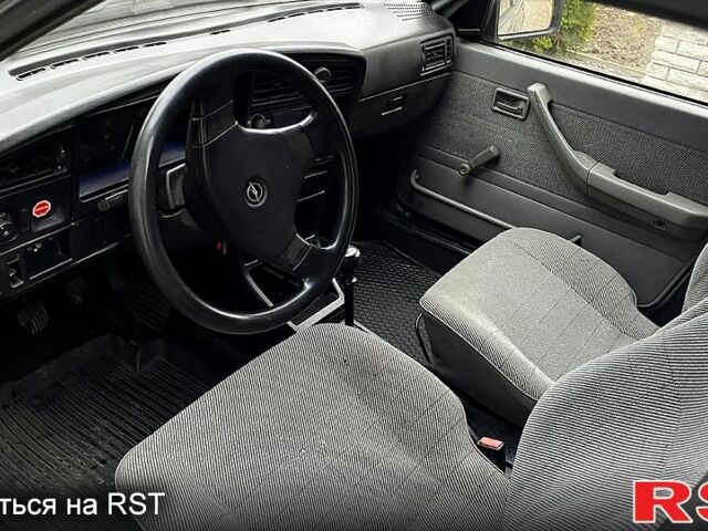 Сірий Опель Аскона, об'ємом двигуна 1.6 л та пробігом 369 тис. км за 800 $, фото 3 на Automoto.ua