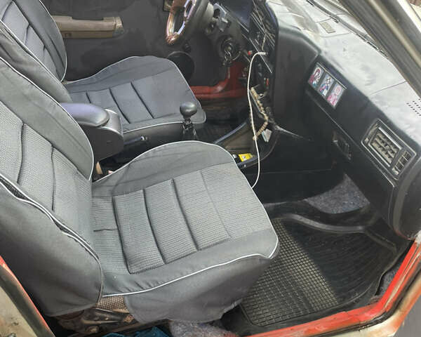 Сірий Опель Аскона, об'ємом двигуна 1.6 л та пробігом 528 тис. км за 1000 $, фото 4 на Automoto.ua