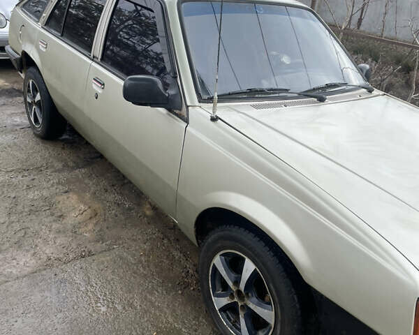 Сірий Опель Аскона, об'ємом двигуна 1.6 л та пробігом 528 тис. км за 1000 $, фото 3 на Automoto.ua