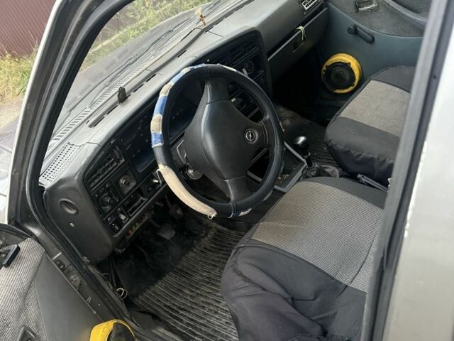 Серый Опель Аскона, объемом двигателя 1.6 л и пробегом 180 тыс. км за 350 $, фото 4 на Automoto.ua