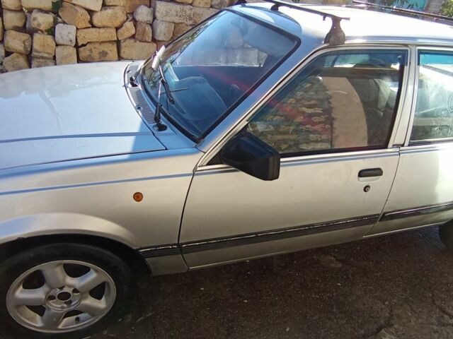 Сірий Опель Аскона, об'ємом двигуна 1.6 л та пробігом 250 тис. км за 800 $, фото 5 на Automoto.ua