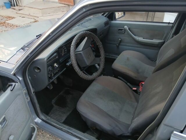 Опель Аскона 1985 в Одессе на Automoto.ua Серый Опель Аскона, объемом двигателя 1 л и пробегом 100 тыс. км за 850 $, фото 5 на Automoto.ua