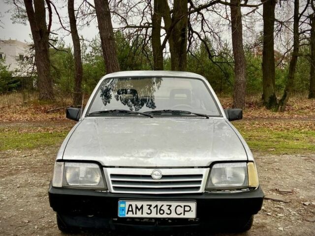 Сірий Опель Аскона, об'ємом двигуна 1.6 л та пробігом 225 тис. км за 700 $, фото 1 на Automoto.ua