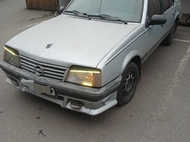 Сірий Опель Аскона, об'ємом двигуна 1 л та пробігом 3 тис. км за 940 $, фото 2 на Automoto.ua