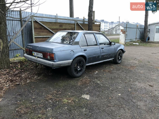 Серый Опель Аскона, объемом двигателя 1.6 л и пробегом 300 тыс. км за 350 $, фото 4 на Automoto.ua