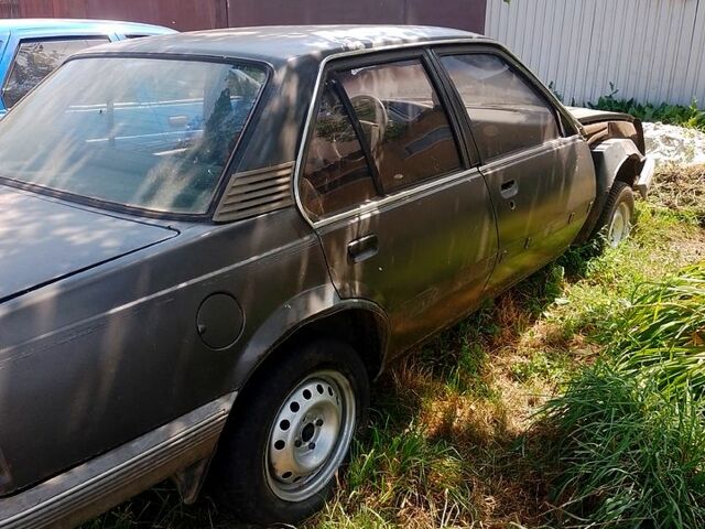 Серый Опель Аскона, объемом двигателя 1.8 л и пробегом 0 тыс. км за 250 $, фото 2 на Automoto.ua