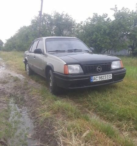 Серый Опель Аскона, объемом двигателя 1.6 л и пробегом 1 тыс. км за 900 $, фото 1 на Automoto.ua