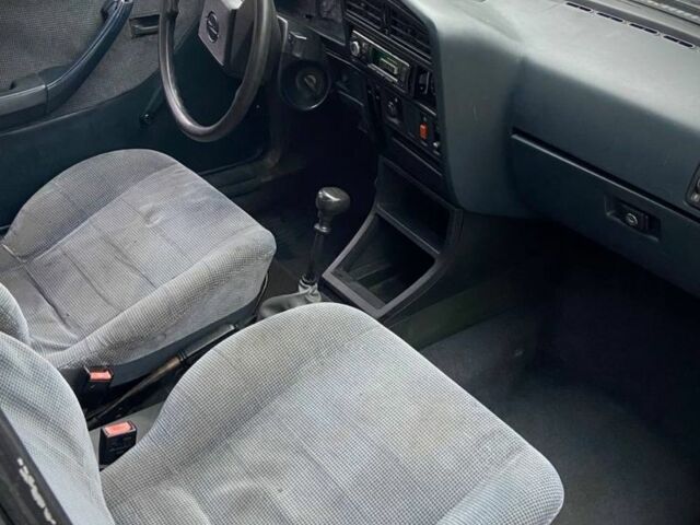 Сірий Опель Аскона, об'ємом двигуна 1.6 л та пробігом 225 тис. км за 700 $, фото 5 на Automoto.ua