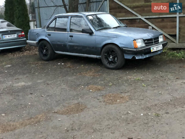 Серый Опель Аскона, объемом двигателя 1.6 л и пробегом 300 тыс. км за 350 $, фото 3 на Automoto.ua