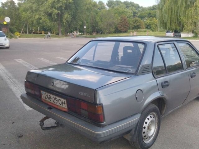 Сірий Опель Аскона, об'ємом двигуна 0 л та пробігом 78 тис. км за 1250 $, фото 4 на Automoto.ua