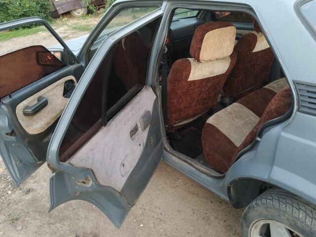 Серый Опель Аскона, объемом двигателя 1.6 л и пробегом 300 тыс. км за 850 $, фото 6 на Automoto.ua