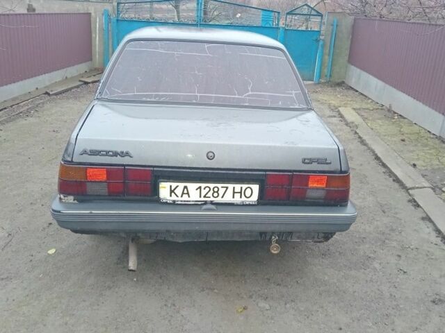 Серый Опель Аскона, объемом двигателя 1.6 л и пробегом 47 тыс. км за 350 $, фото 1 на Automoto.ua