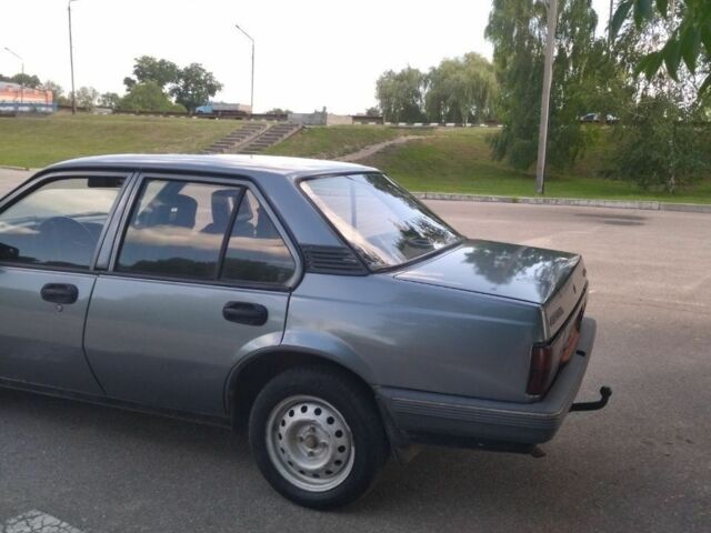 Сірий Опель Аскона, об'ємом двигуна 0 л та пробігом 78 тис. км за 1250 $, фото 2 на Automoto.ua