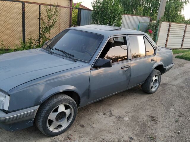 Серый Опель Аскона, объемом двигателя 1.6 л и пробегом 300 тыс. км за 850 $, фото 2 на Automoto.ua