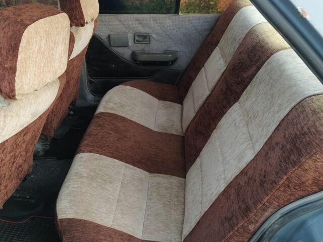 Серый Опель Аскона, объемом двигателя 1.6 л и пробегом 300 тыс. км за 800 $, фото 7 на Automoto.ua