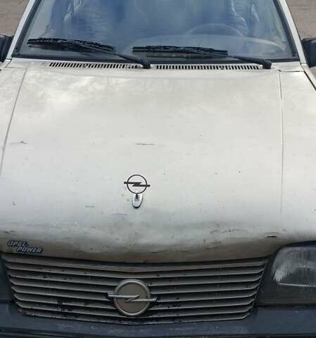 Серый Опель Аскона, объемом двигателя 1.8 л и пробегом 93 тыс. км за 833 $, фото 3 на Automoto.ua