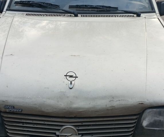 Опель Аскона 1988 в Александрие на Automoto.ua Серый Опель Аскона, объемом двигателя 1.8 л и пробегом 93 тыс. км за 833 $, фото 5 на Automoto.ua