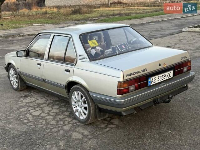 Сірий Опель Аскона, об'ємом двигуна 1.59 л та пробігом 100 тис. км за 2300 $, фото 17 на Automoto.ua