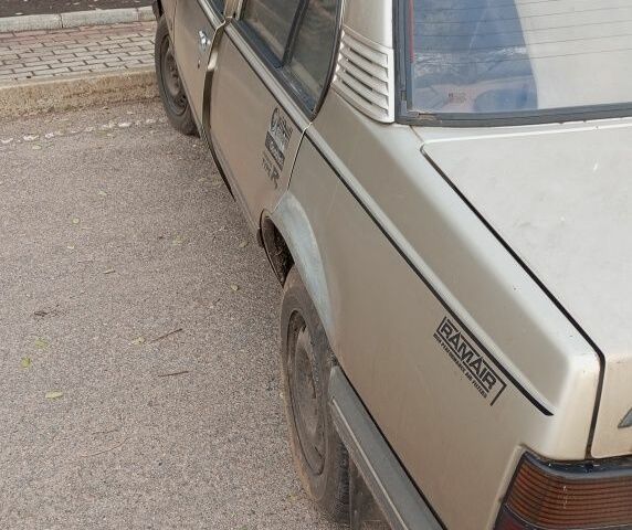 Опель Аскона 1988 в Александрие на Automoto.ua Серый Опель Аскона, объемом двигателя 1.8 л и пробегом 93 тыс. км за 833 $, фото 3 на Automoto.ua