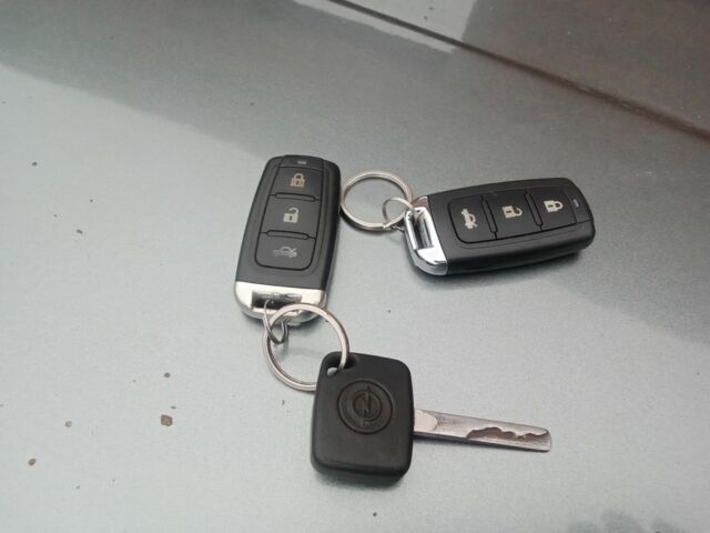 Серый Опель Аскона, объемом двигателя 1.6 л и пробегом 220 тыс. км за 850 $, фото 5 на Automoto.ua