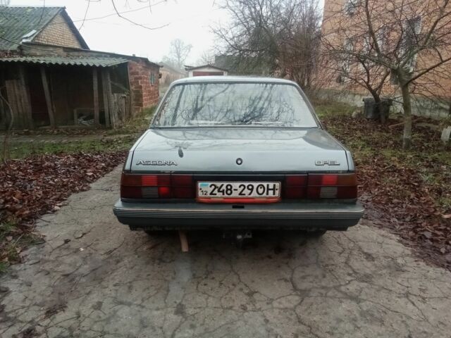 Серый Опель Аскона, объемом двигателя 1.6 л и пробегом 220 тыс. км за 850 $, фото 2 на Automoto.ua