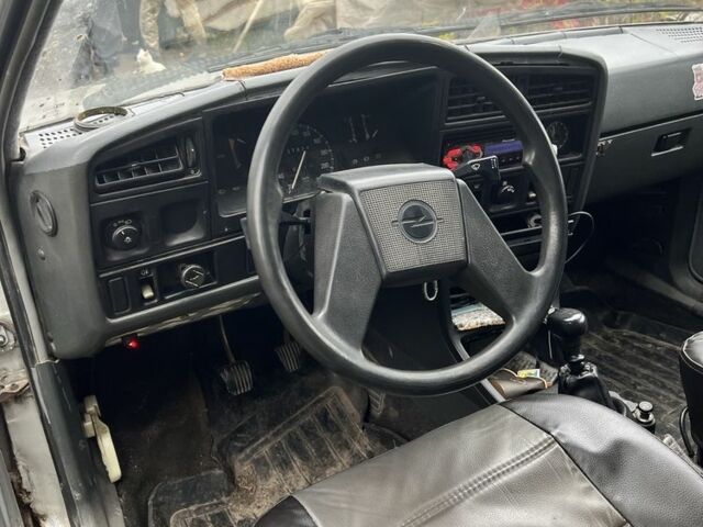 Опель Аскона 1985 в Броварах на Automoto.ua Серый Опель Аскона, объемом двигателя 1.6 л и пробегом 3 тыс. км за 645 $, фото 4 на Automoto.ua