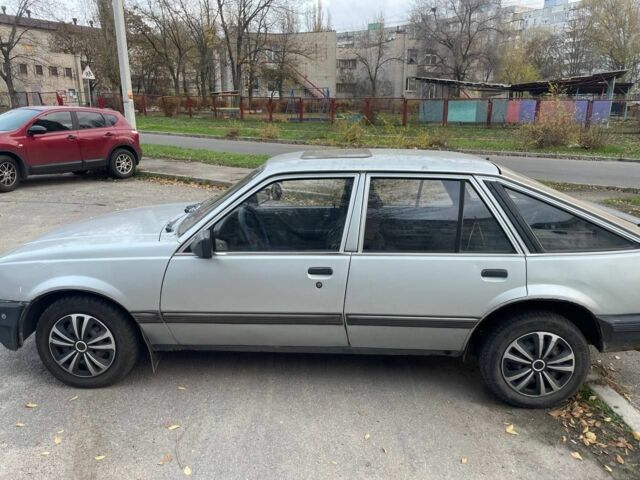 Серый Опель Аскона, объемом двигателя 1.6 л и пробегом 198 тыс. км за 660 $, фото 11 на Automoto.ua