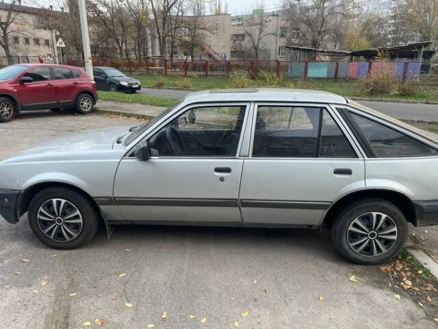 Серый Опель Аскона, объемом двигателя 1.6 л и пробегом 198 тыс. км за 660 $, фото 1 на Automoto.ua