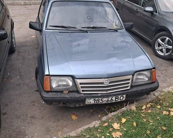 Опель Аскона 1987 в Луцке на Automoto.ua Синий Опель Аскона, объемом двигателя 1 л и пробегом 800 тыс. км за 850 $, фото 2 на Automoto.ua