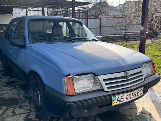 Синий Опель Аскона, объемом двигателя 0 л и пробегом 299 тыс. км за 601 $, фото 1 на Automoto.ua
