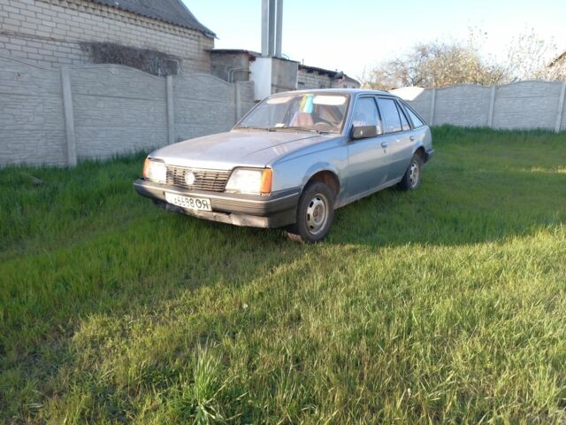 Синий Опель Аскона, объемом двигателя 0 л и пробегом 200 тыс. км за 430 $, фото 1 на Automoto.ua