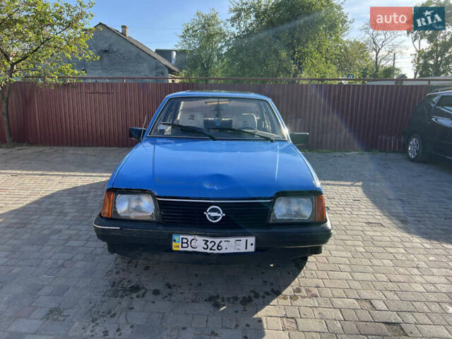 Синий Опель Аскона, объемом двигателя 1.6 л и пробегом 200 тыс. км за 850 $, фото 1 на Automoto.ua