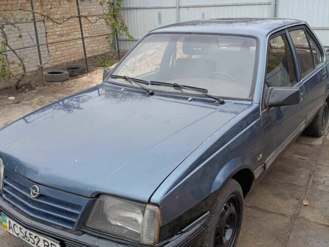 Синий Опель Аскона, объемом двигателя 1.6 л и пробегом 100 тыс. км за 1000 $, фото 6 на Automoto.ua