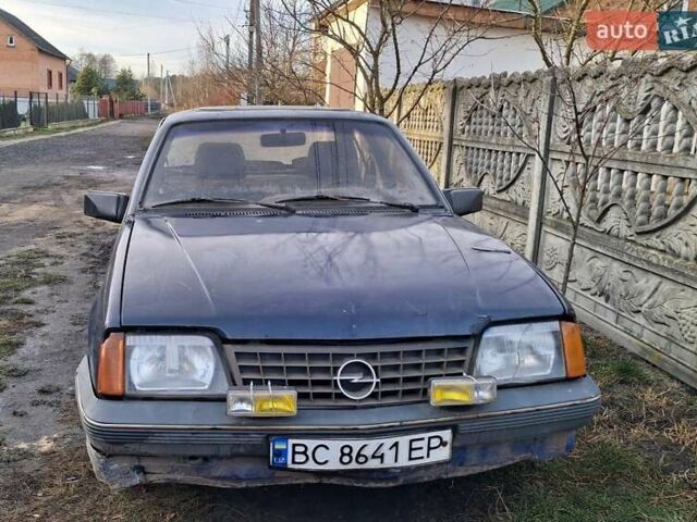 Синий Опель Аскона, объемом двигателя 1.6 л и пробегом 10 тыс. км за 799 $, фото 3 на Automoto.ua